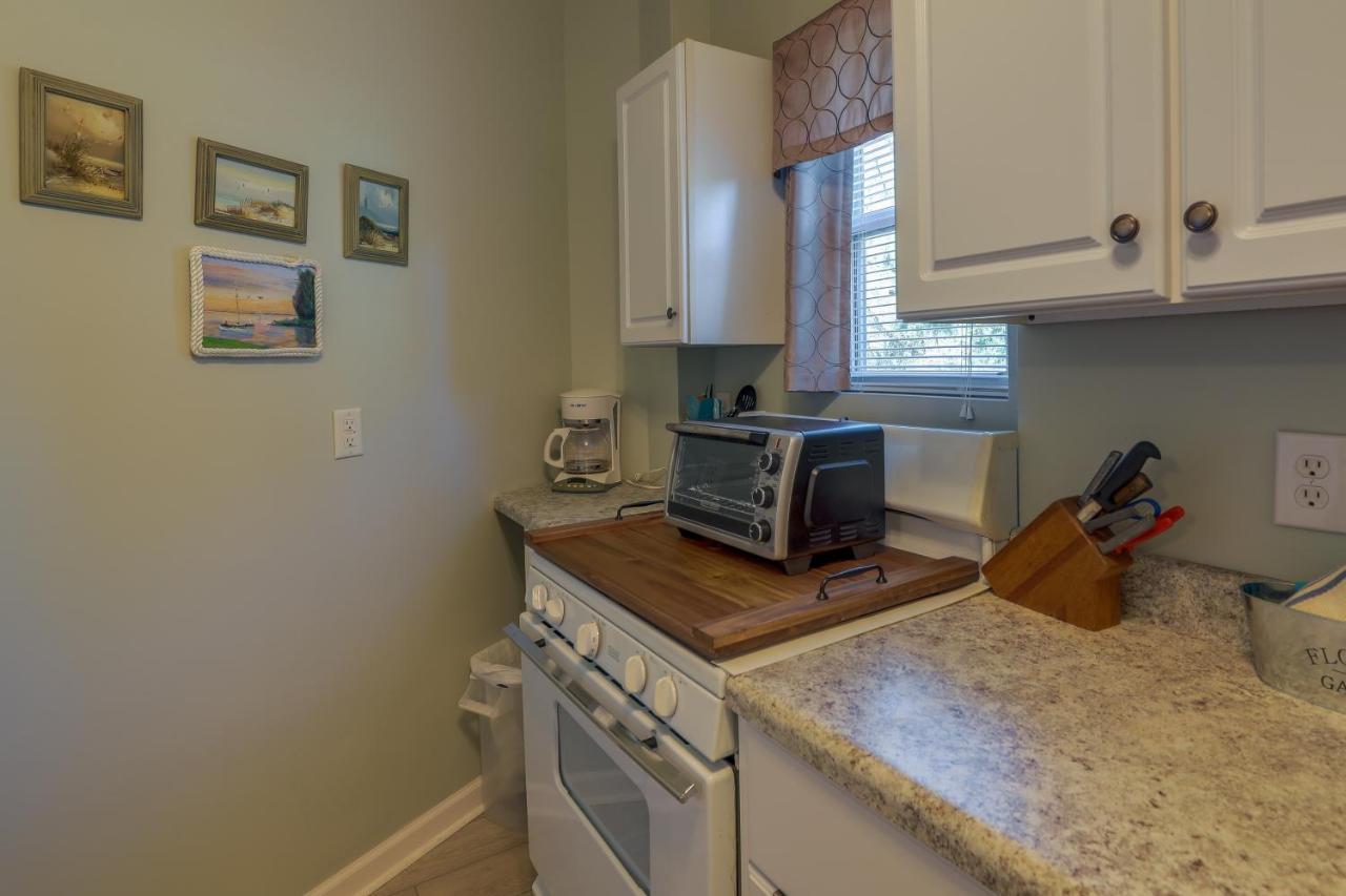 Sneads Ferry Vacation Rental Studio With Water Views Экстерьер фото