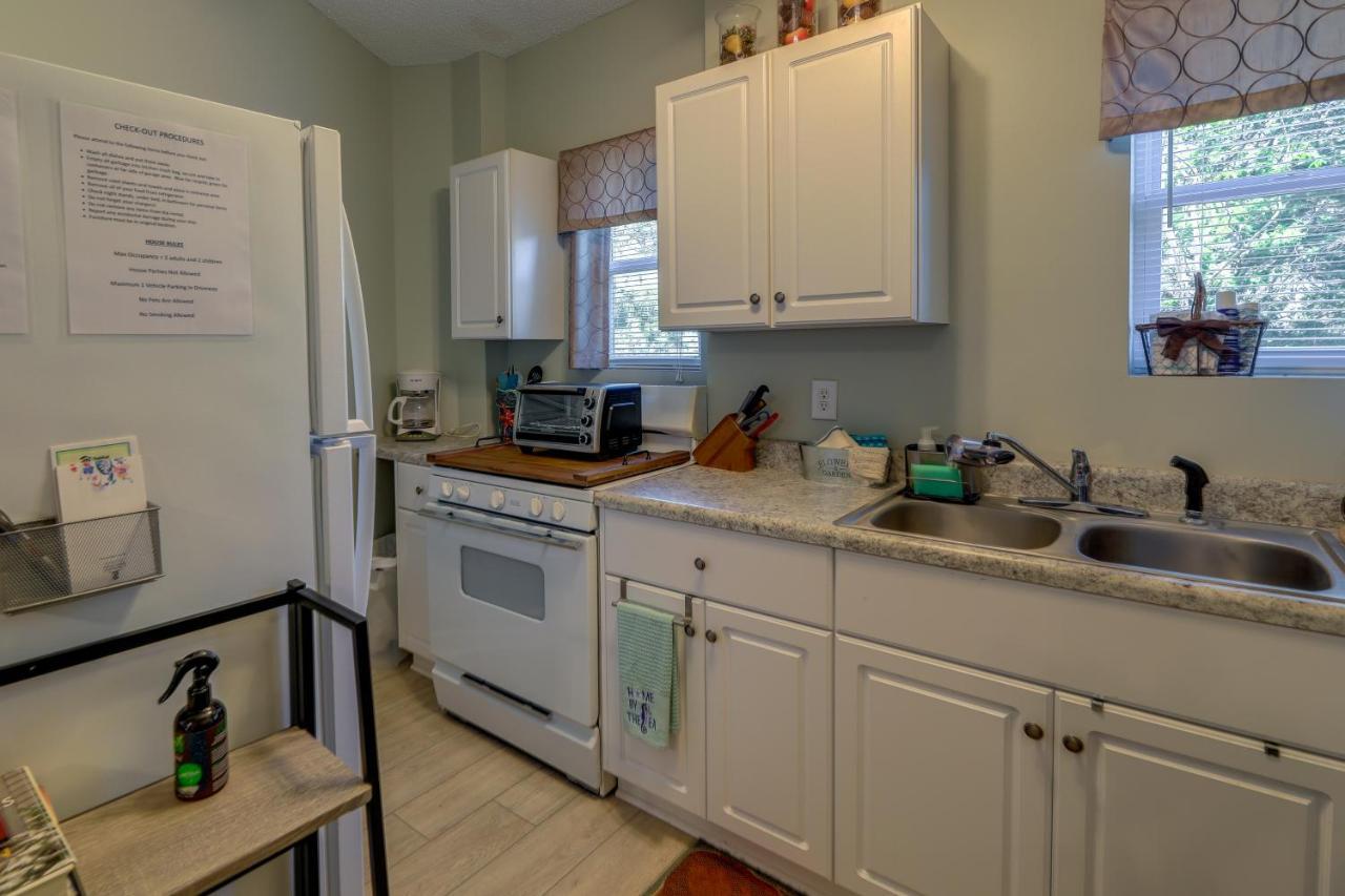 Sneads Ferry Vacation Rental Studio With Water Views Экстерьер фото