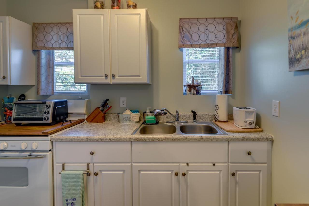 Sneads Ferry Vacation Rental Studio With Water Views Экстерьер фото